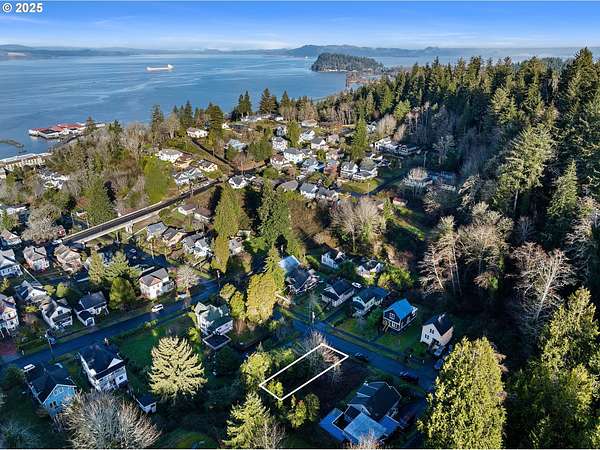 0.15 Acres of Residential Land for Sale in Astoria, Oregon