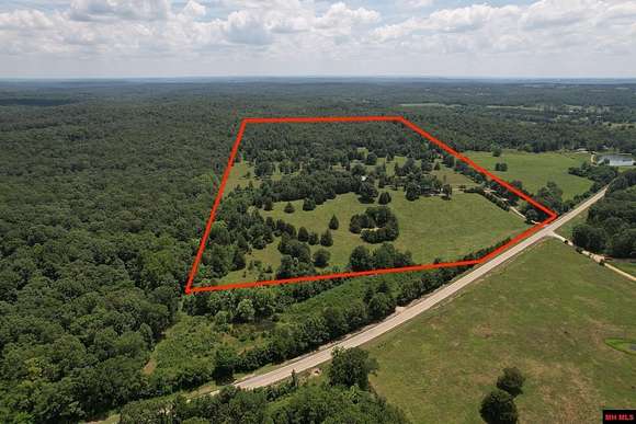 118 Acres of Land with Home for Sale in Mammoth Spring, Arkansas