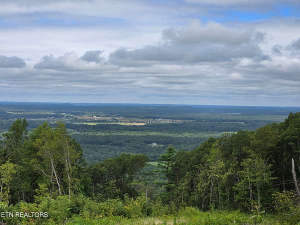 33.3 Acres of Recreational Land for Sale in Crossville, Tennessee