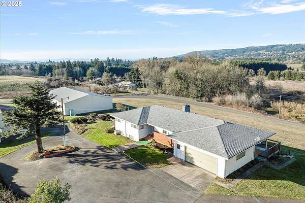 4.22 Acres of Residential Land with Home for Sale in Newberg, Oregon