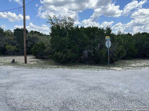 1 Acre of Residential Land for Sale in Lakehills, Texas