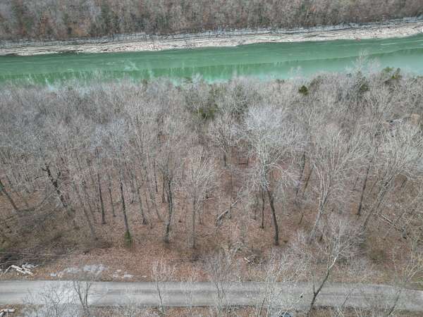 1 Acre of Residential Land for Sale in Burnside, Kentucky