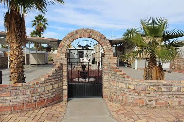 Improved Residential Land for Sale in Yuma, Arizona
