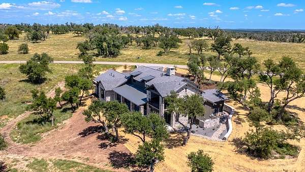 3.13 Acres of Residential Land with Home for Sale in Fredericksburg, Texas