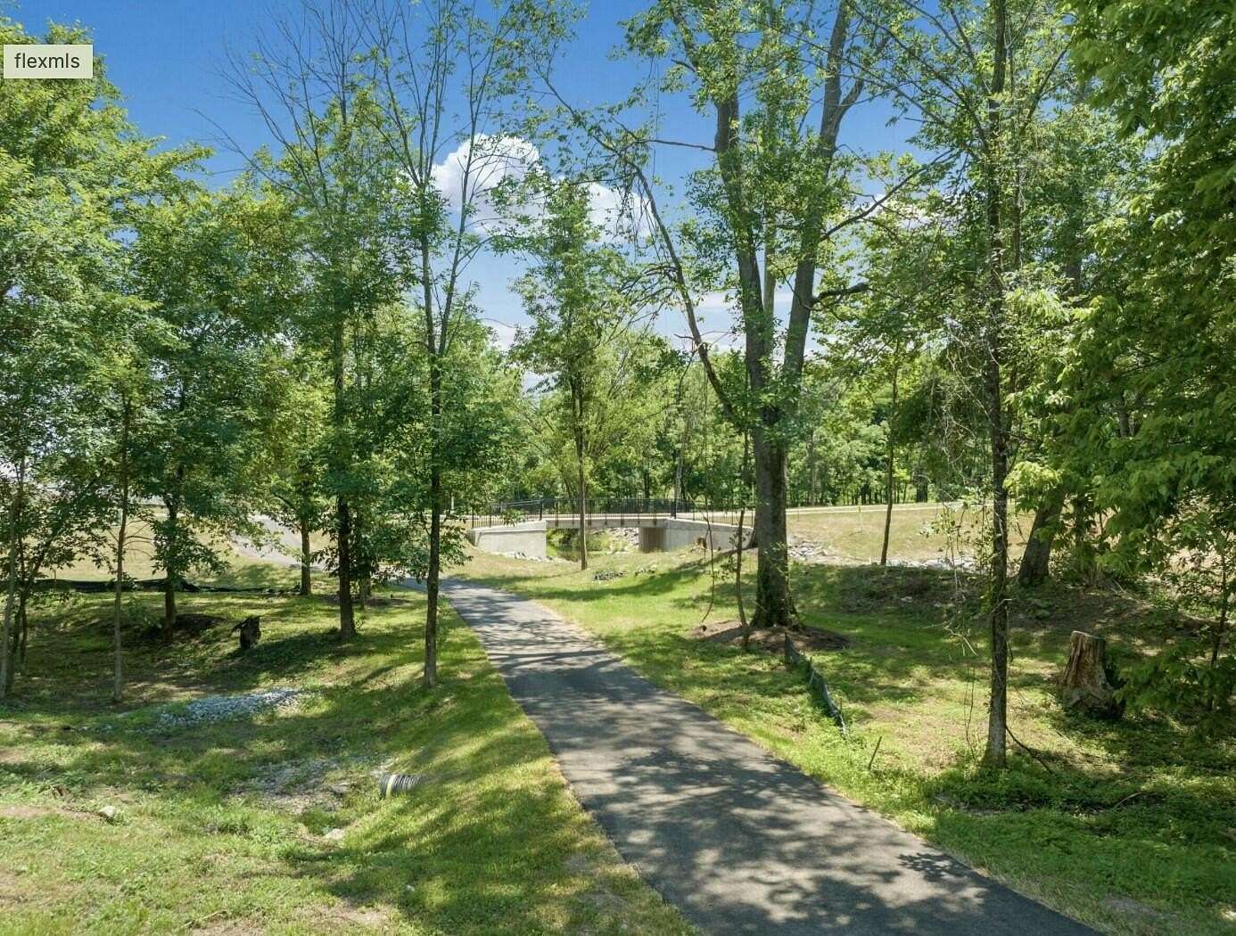 1 Acre of Residential Land for Sale in Nicholasville, Kentucky