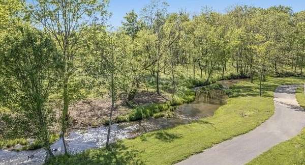 1 Acre of Residential Land for Sale in Nicholasville, Kentucky