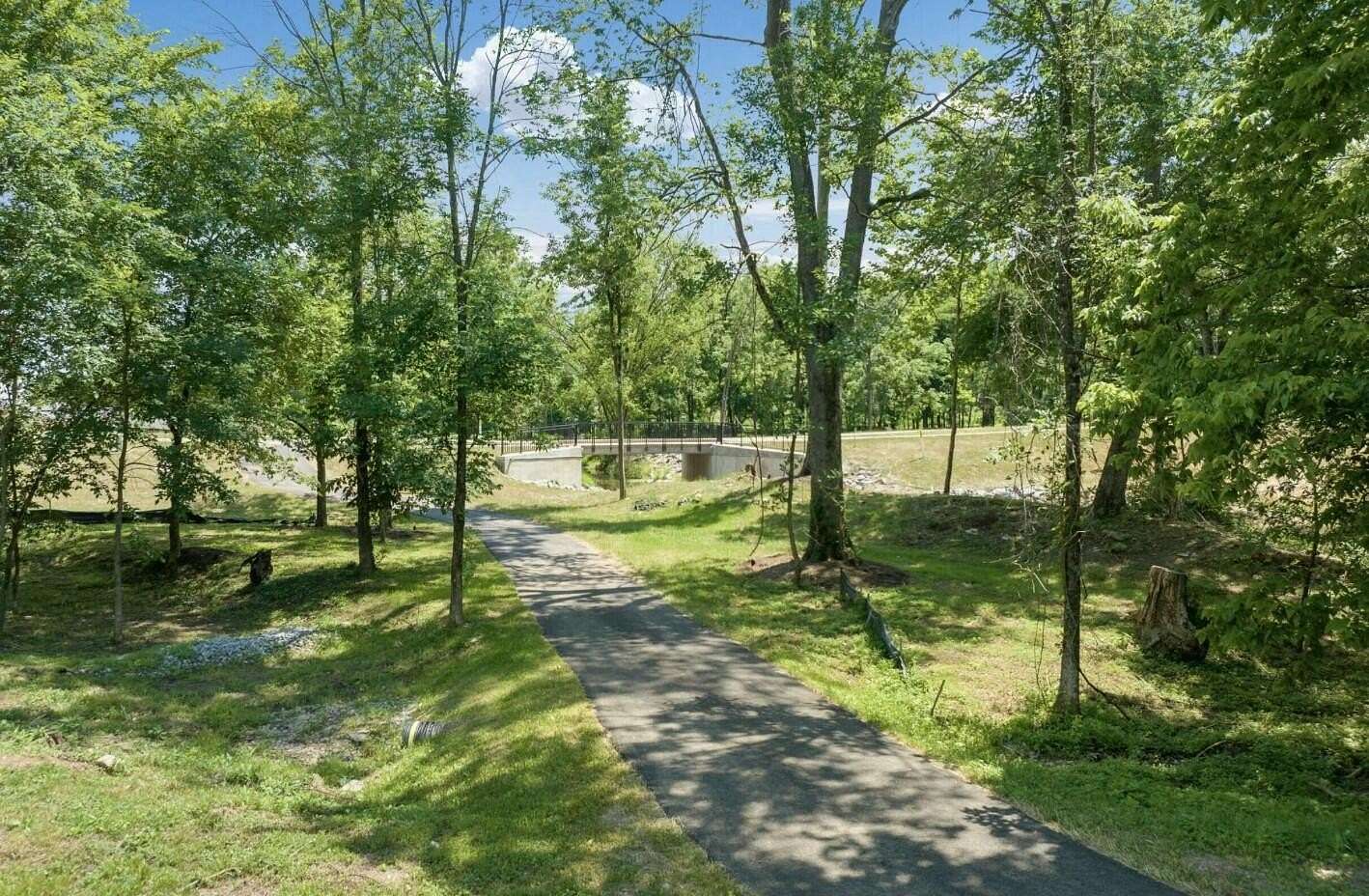 1 Acre of Residential Land for Sale in Nicholasville, Kentucky