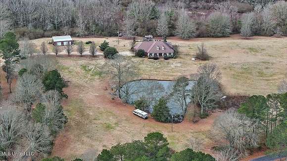 21.5 Acres of Land with Home for Sale in Mendenhall, Mississippi