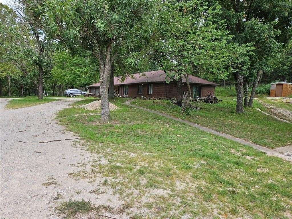20 Acres of Land with Home for Sale in Redfield, Kansas