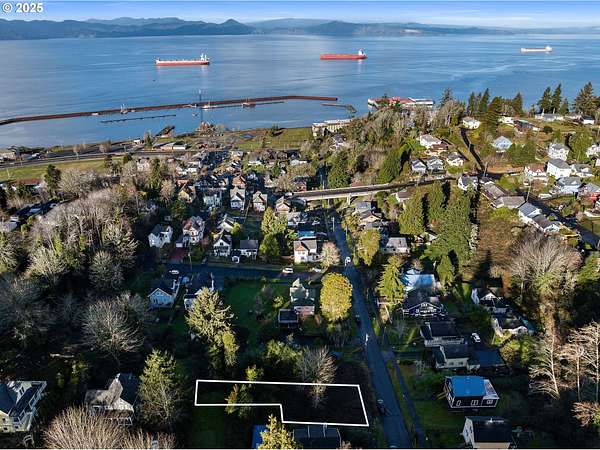 0.16 Acres of Residential Land for Sale in Astoria, Oregon
