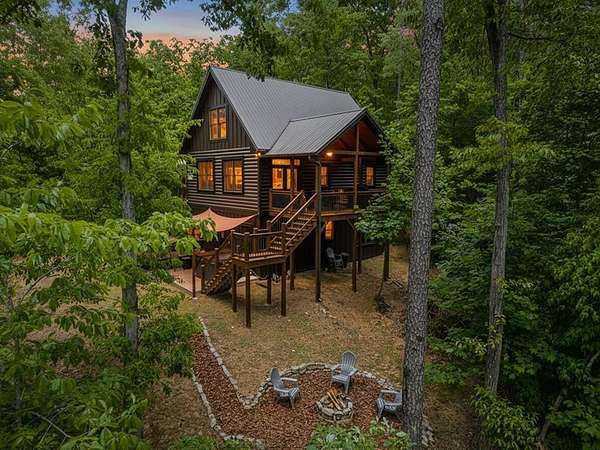 4.76 Acres of Land with Home for Lease in Blue Ridge, Georgia