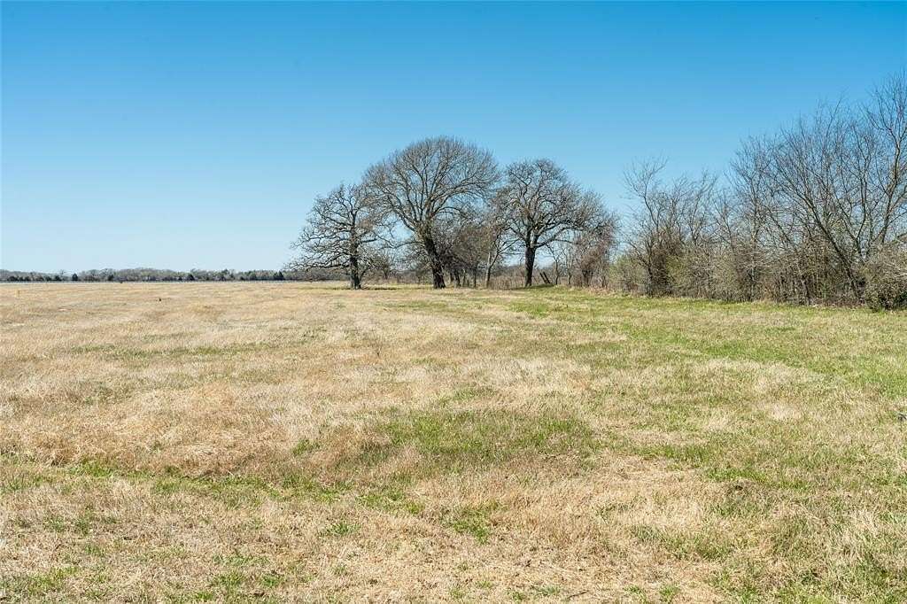 211 Acres of Agricultural Land for Sale in Kemp, Texas