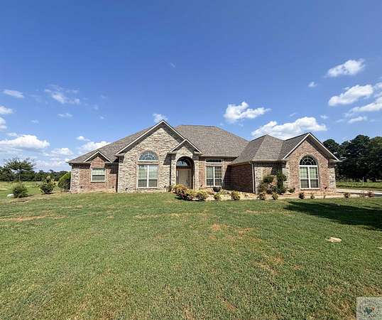 15 Acres of Land with Home for Sale in New Boston, Texas