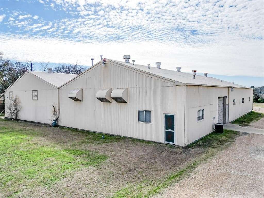 5 Acres of Commercial Land for Sale in Ennis, Texas