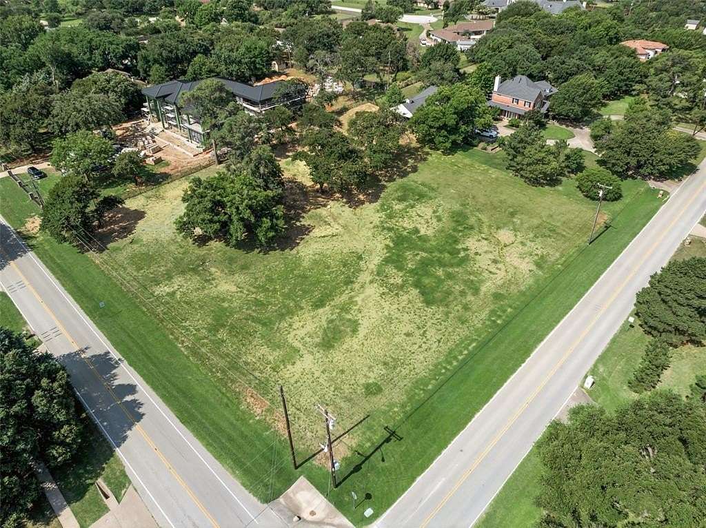 1.2 Acres of Residential Land for Sale in Southlake, Texas