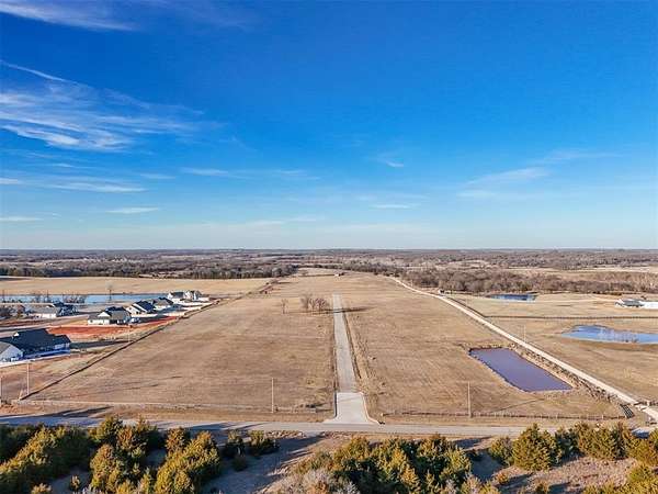 1 Acre of Residential Land for Sale in Shawnee, Oklahoma