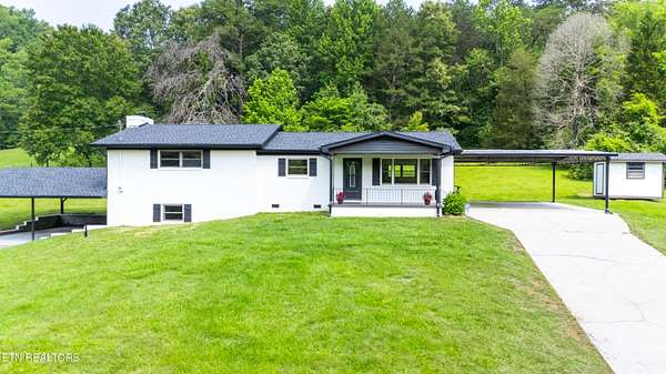 4 Acres of Residential Land with Home for Sale in Maryville, Tennessee