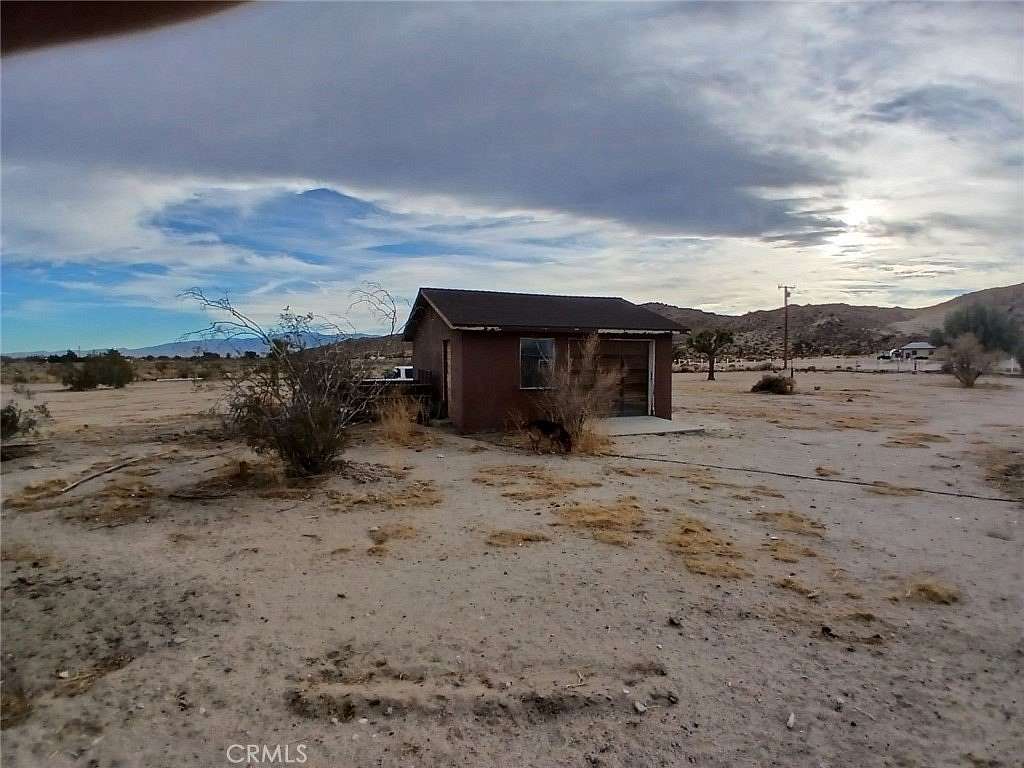 20.1 Acres of Recreational Land with Home for Sale in El Mirage, California
