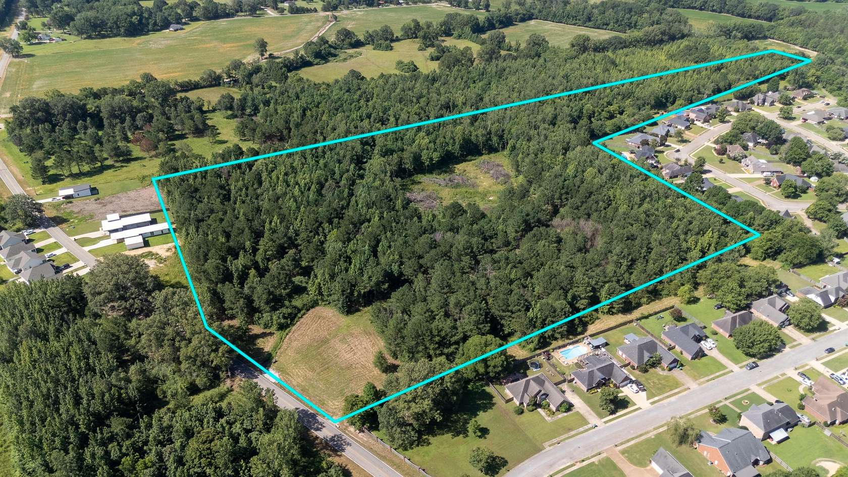 25 Acres of Land for Sale in Tupelo, Mississippi