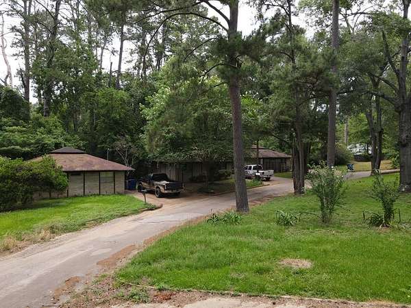 0.68 Acres of Improved Mixed-Use Land for Lease in Crockett, Texas