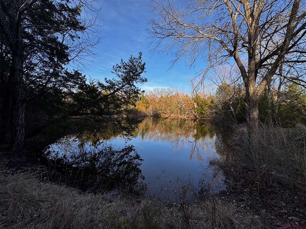 13.2 Acres of Land for Sale in Kemp, Texas