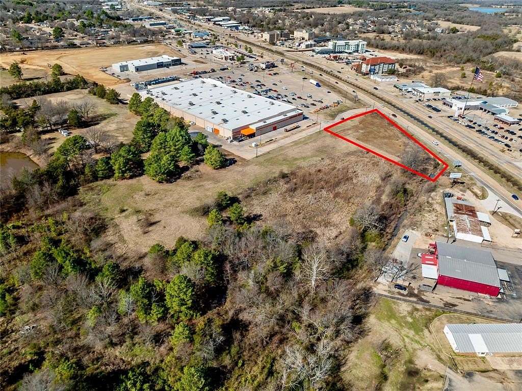 0.93 Acres of Commercial Land for Sale in Paris, Texas