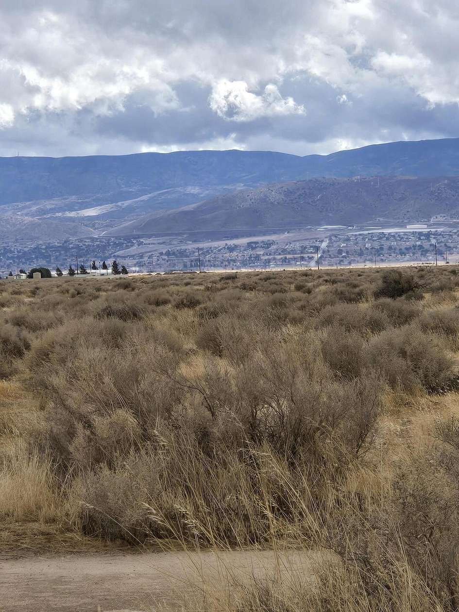 2.5 Acres of Land for Sale in Lancaster, California