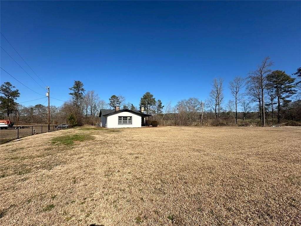 2.17 Acres of Improved Commercial Land for Sale in Loganville, Georgia