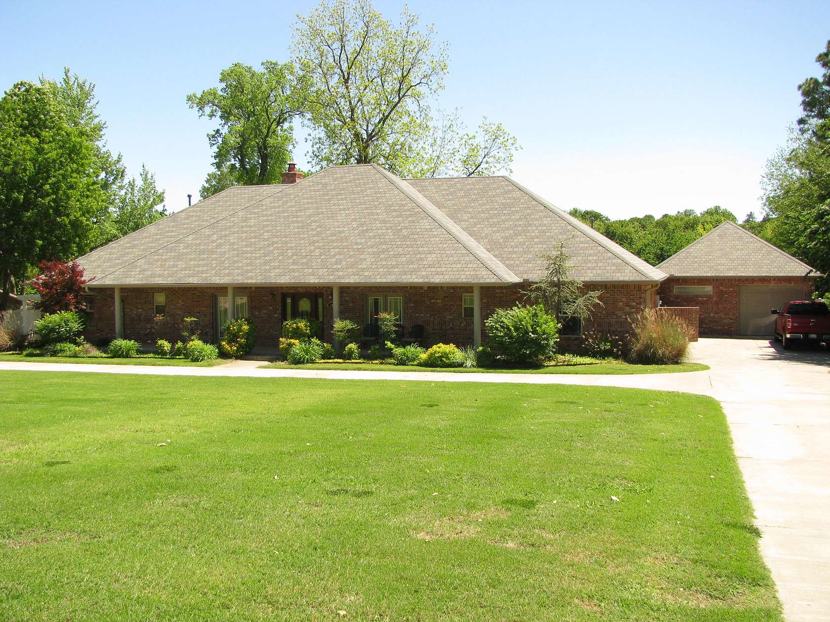 4.88 Acres of Residential Land with Home for Sale in Midwest City, Oklahoma