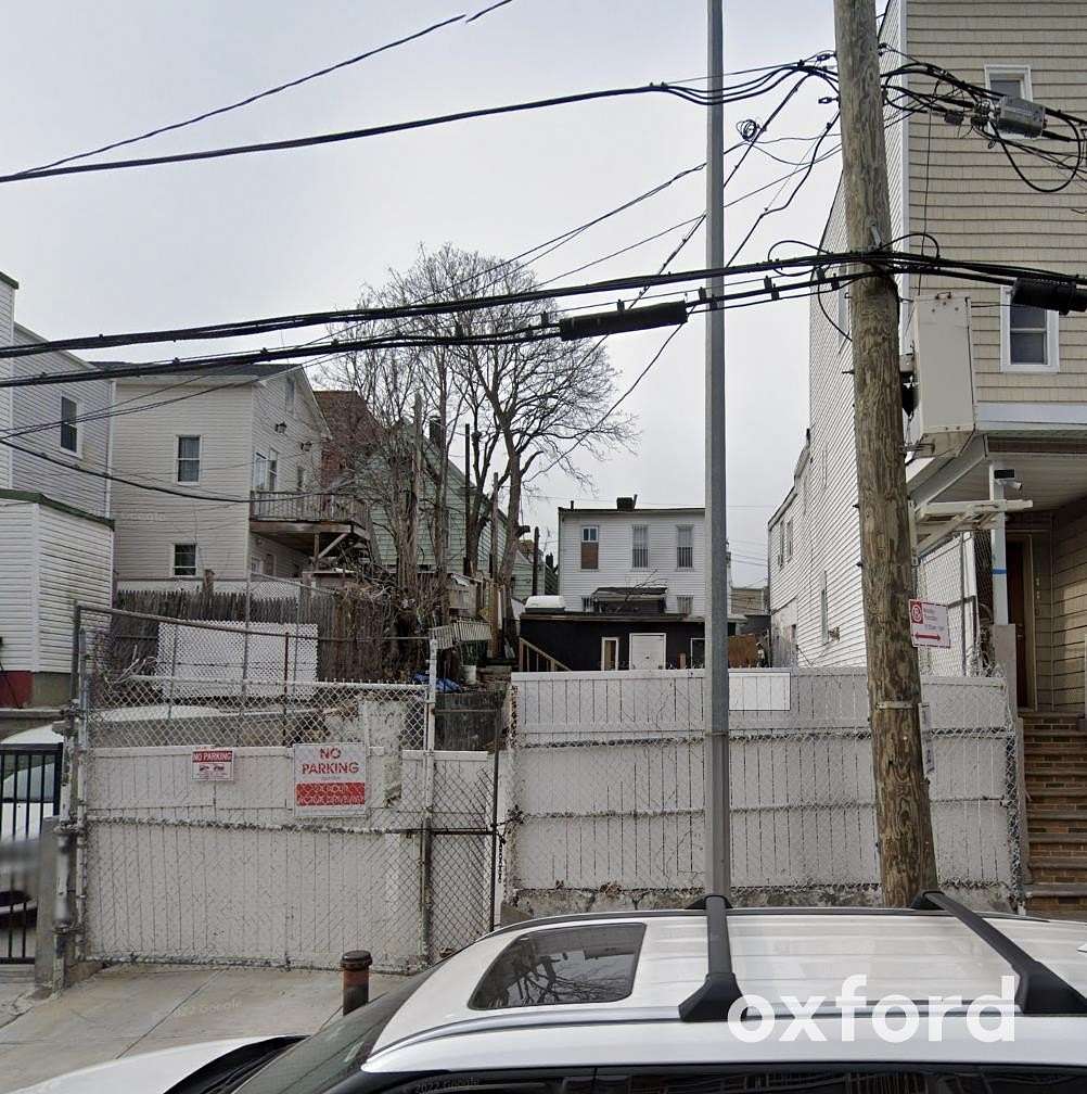 0.04 Acres of Land for Sale in Bronx, New York