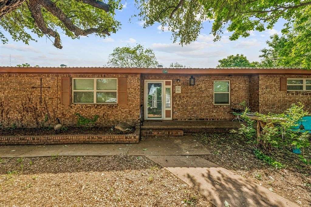 2.31 Acres of Residential Land with Home for Sale in De Leon, Texas