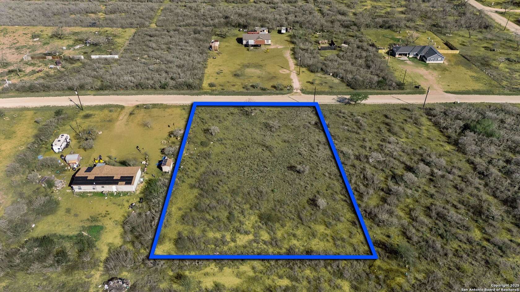 1 Acre of Residential Land for Sale in Moore, Texas