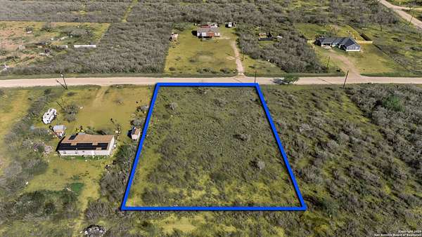 1 Acre of Residential Land for Sale in Moore, Texas
