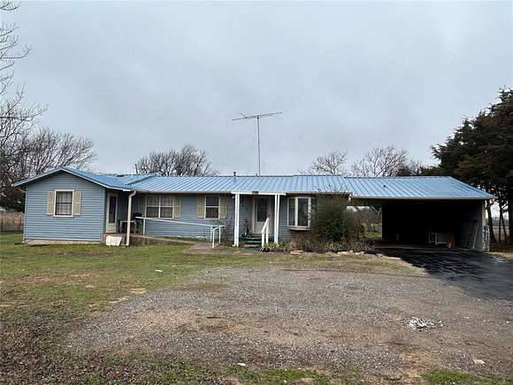 2.14 Acres of Residential Land with Home for Sale in Marlow, Oklahoma