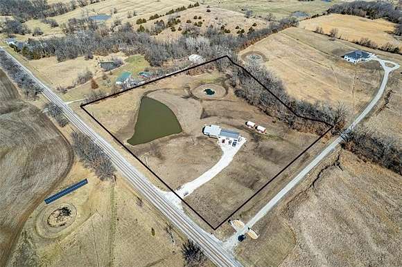 6.5 Acres of Residential Land with Home for Sale in Cameron, Missouri