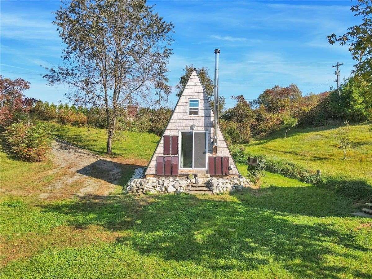 1 Acre of Residential Land with Home for Sale in Randolph, Vermont