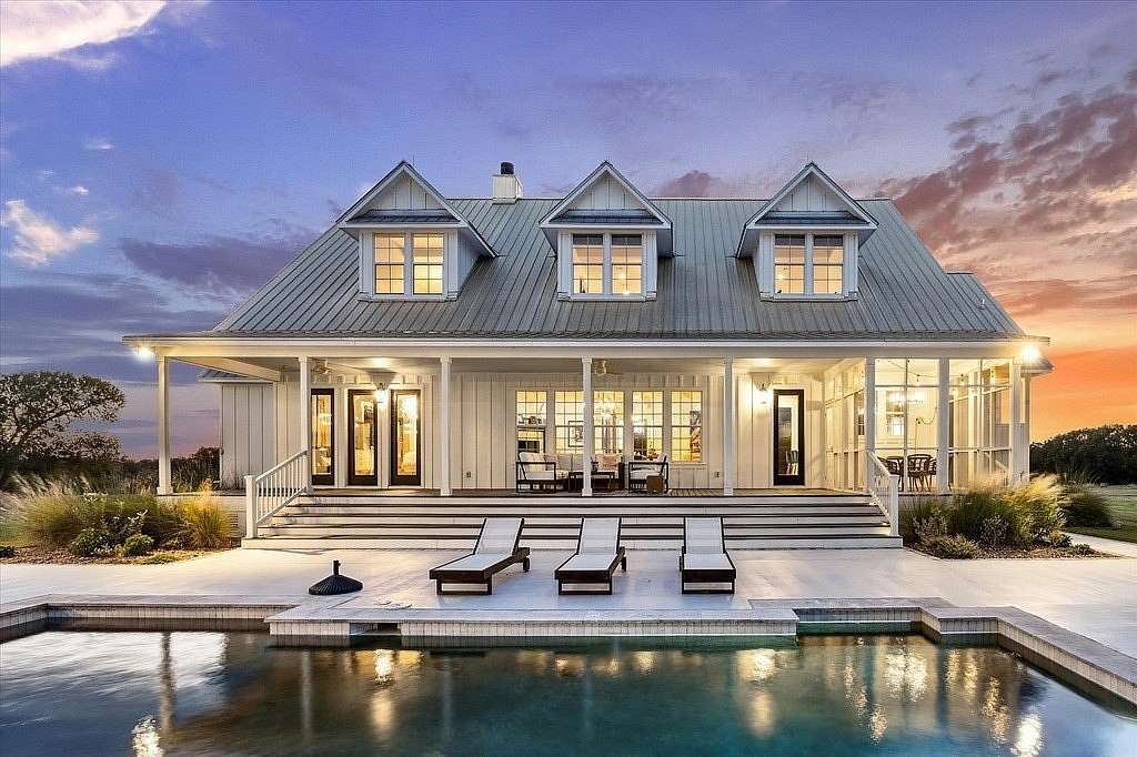 59 Acres of Agricultural Land with Home for Sale in Fayetteville, Texas