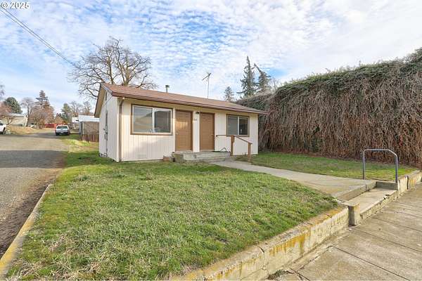 0.11 Acres of Commercial Land for Sale in Wasco, Oregon