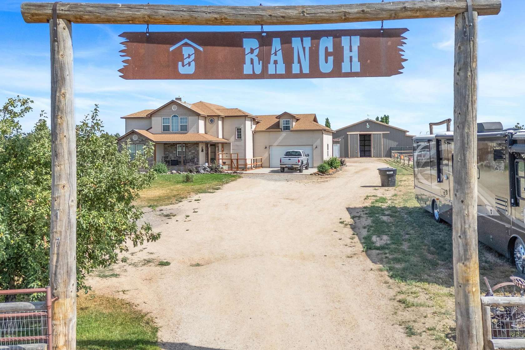 2.1 Acres of Residential Land with Home for Sale in Shoshone, Idaho