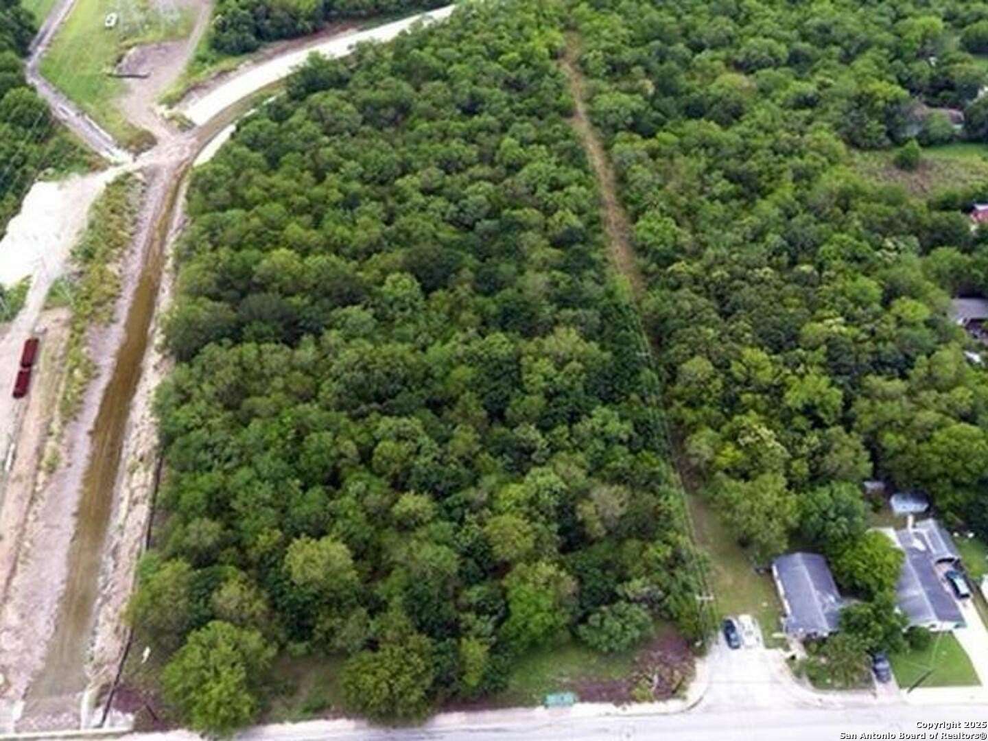 4 Acres of Mixed-Use Land for Sale in San Antonio, Texas