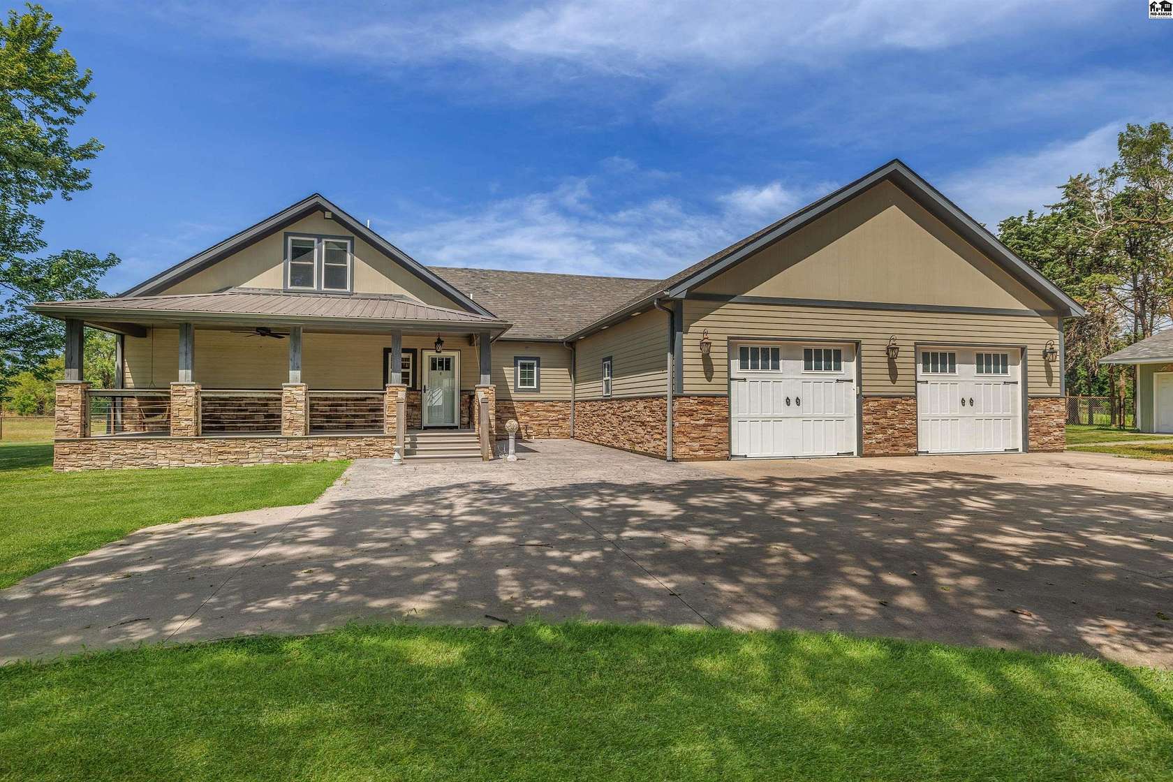 33 Acres of Agricultural Land with Home for Sale in Hutchinson, Kansas