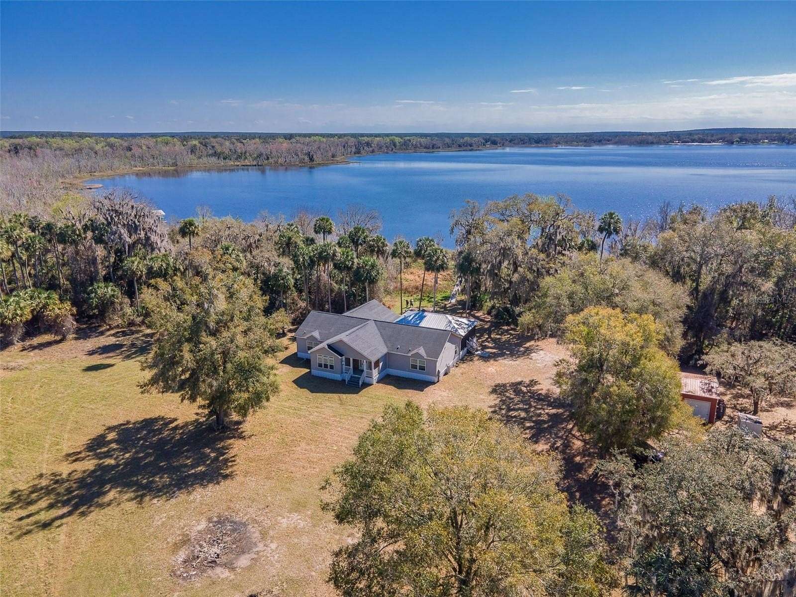 18.6 Acres of Land with Home for Sale in Ocklawaha, Florida