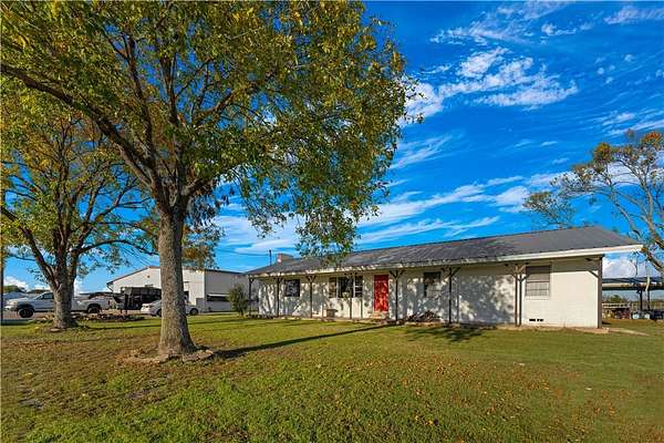 34.4 Acres of Agricultural Land with Home for Sale in Kaufman, Texas