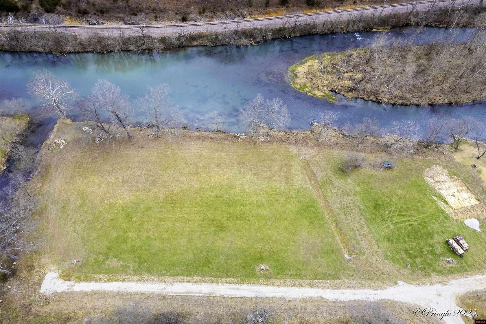 0.94 Acres of Residential Land for Sale in Mammoth Spring, Arkansas