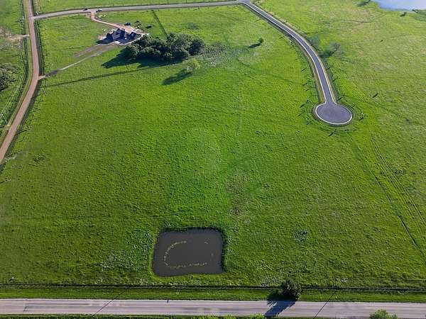 7 Acres of Land for Sale in Round Top, Texas