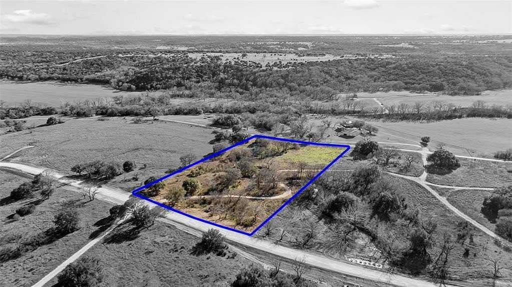 5 Acres of Residential Land for Sale in Oglesby, Texas