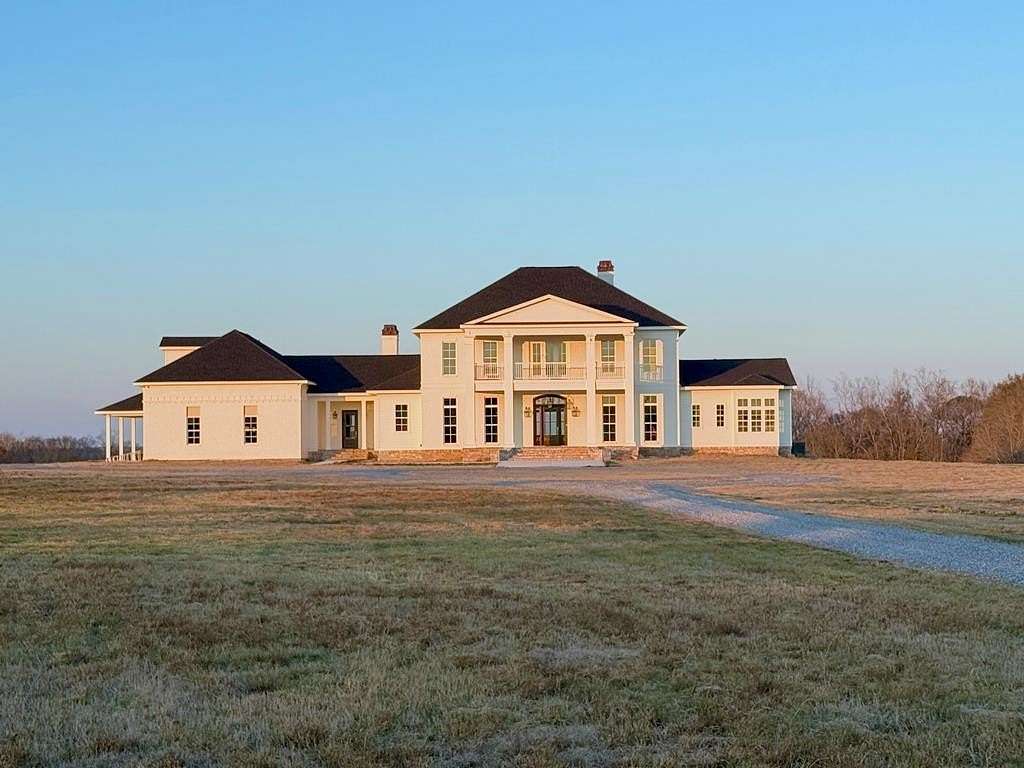 100 Acres of Land with Home for Sale in Carriere, Mississippi