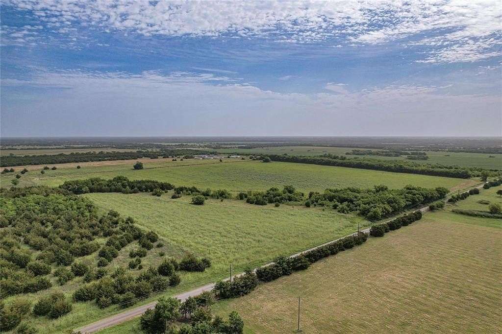 10 Acres of Land for Sale in Greenville, Texas