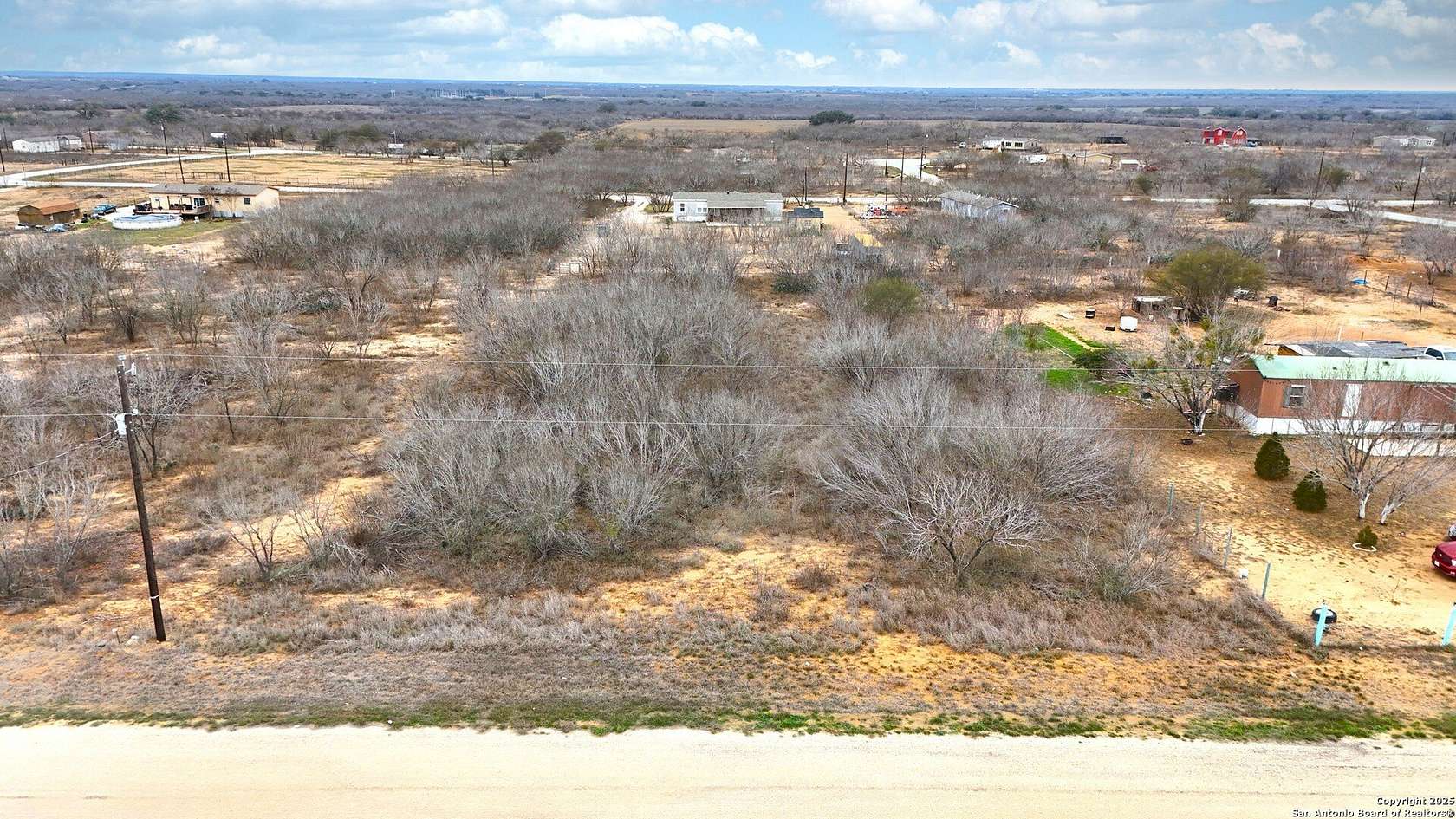 1 Acre of Residential Land for Sale in Devine, Texas