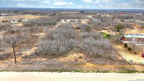 1 Acre of Residential Land for Sale in Devine, Texas